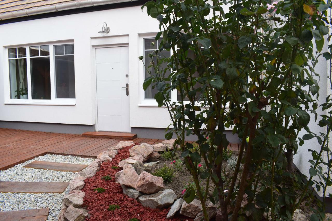 Buborek Apartman Tata Zewnętrze zdjęcie